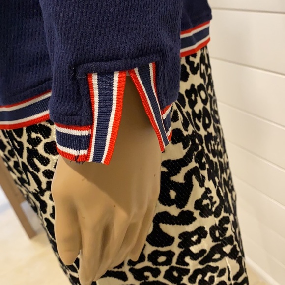 Light sweater zip jacket size Small - Picture 3 of 4